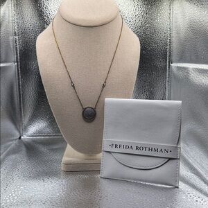 Elegant Silver Pendant Necklace